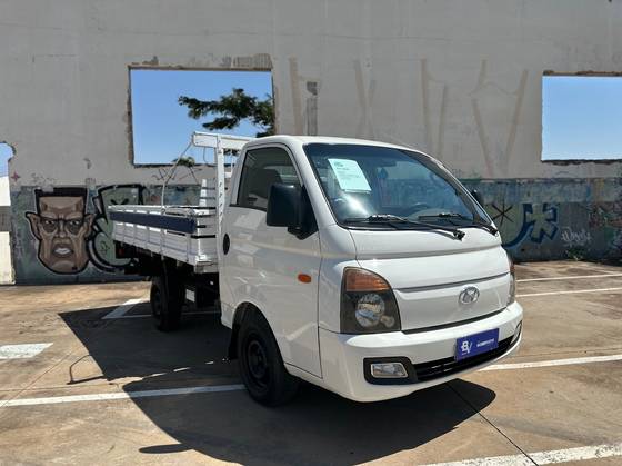 HYUNDAI HR 2.5 LONGO COM CAÇAMBA 4X2 16V 130CV TURBO INTERCOOLER DIESEL 2P MANUAL
